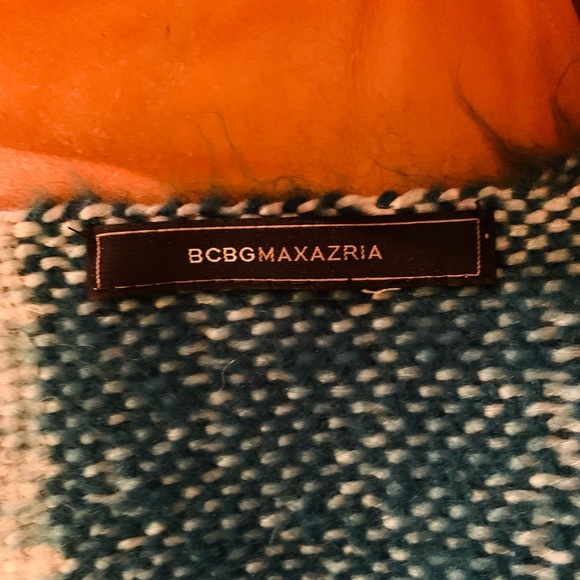 BCBG MaxAzria Wrap/Scarf - Picture 4 of 7